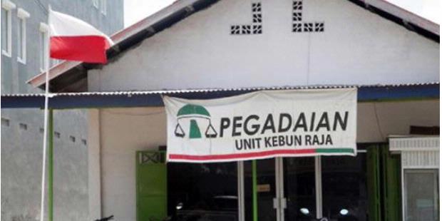 Duh, Bendera Merah Putih Dipasang Terbalik