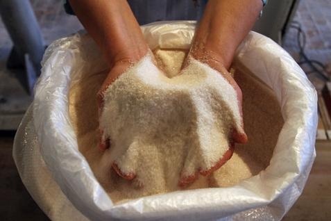 Stok Gula di Dunia Melimpah, Harga Anjlok