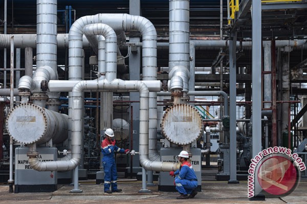 Oil prices fall again